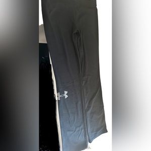 UnderArmor Women’s Fitted Heat Gear pants, size Large